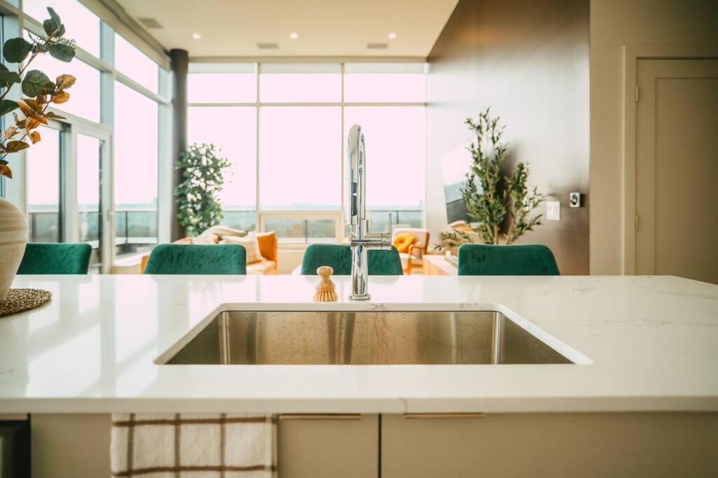 New - Luxury 2Br Penthouse Apt In Central Halifax Exteriér fotografie